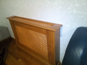 Экран на батарею из дерева